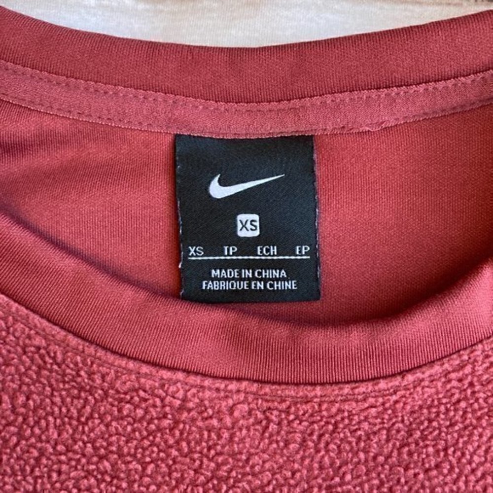 Nike Therma Icon Clash Fleece Crew Neck Pullover Red Sz XS - Picture 5 of 9